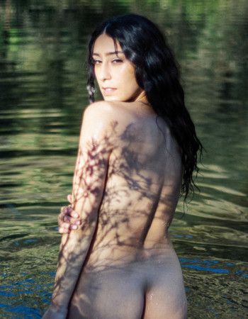 Melbourne independent private escort - Violet Russo