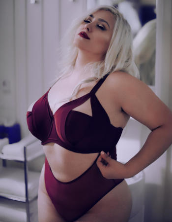 Private escort - Venus Rayne touring to Fawkner 3rd June - 30th June