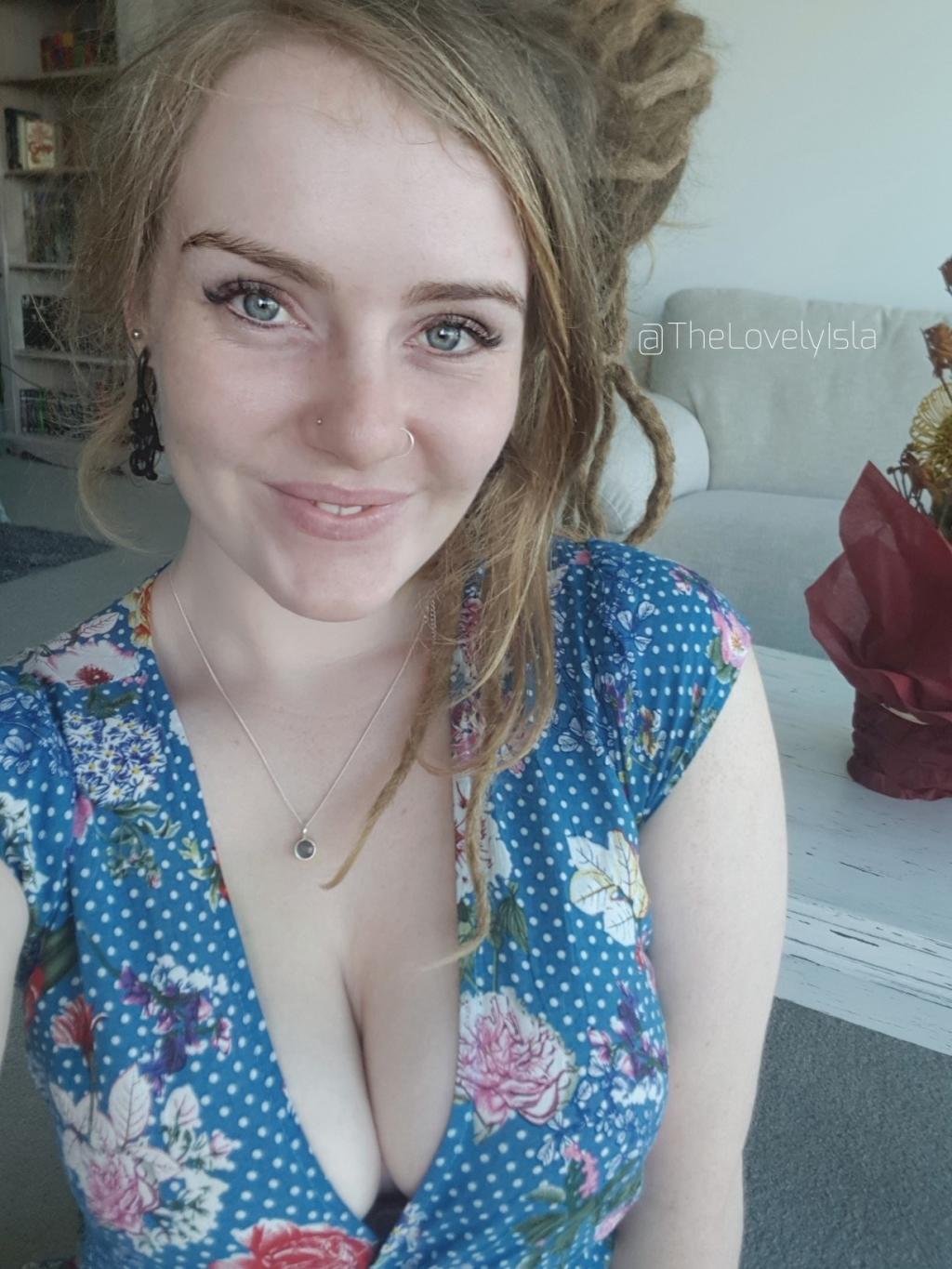 Isla Fae independent private escort - Scarlet Blue