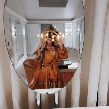 Selfie Pics from Victoria Ashley - Private Escort London