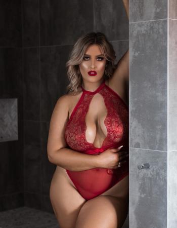 Private escort - Grace Gianatti touring to Brisbane