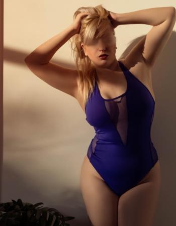 Canberra independent private escort - Holly Harte