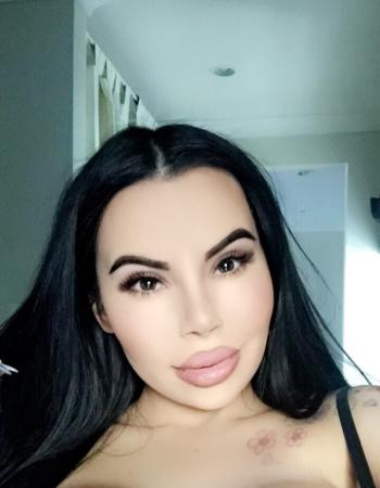 Private escort - Layla Azar touring to Sydney - CBD 12th December - 17th December