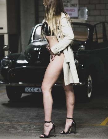 BDSM / Fetish Provider - Goddess Nina touring to Sydney
