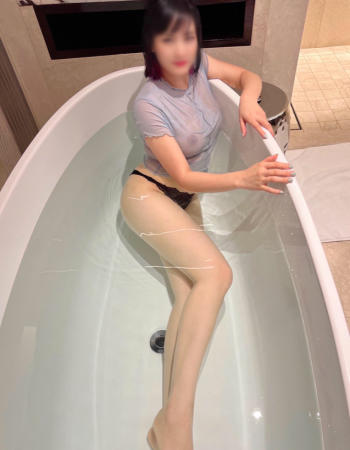 Devonport independent private escort - Kimi Miu