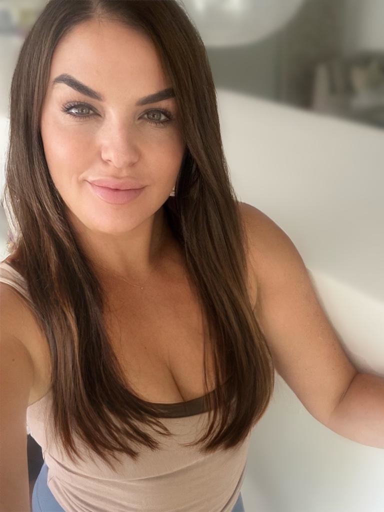 Hoppers Crossing escorts and private escorting services Scarlet Blue.