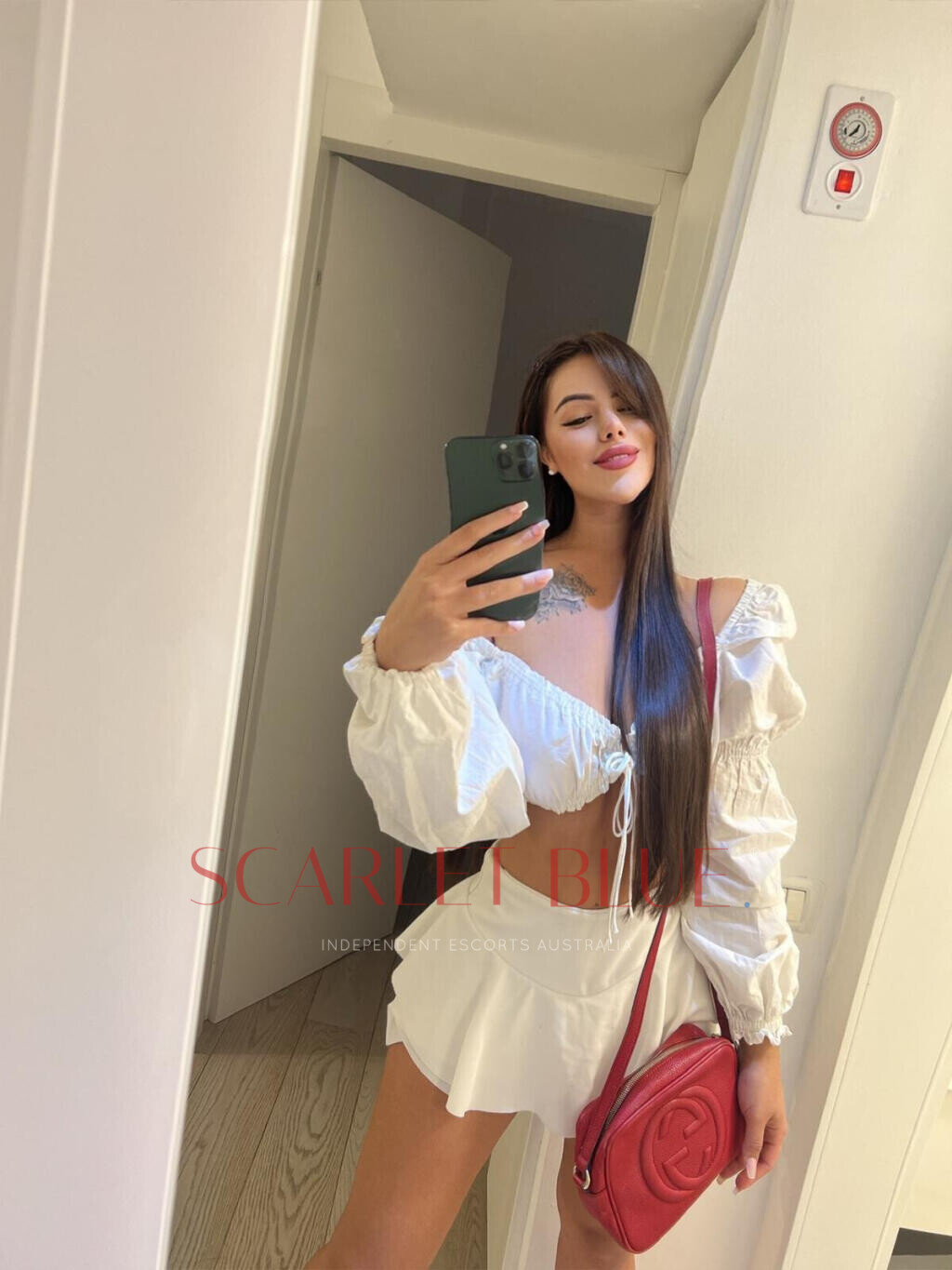 Nicole Vip independent private escort touring - Scarlet Blue