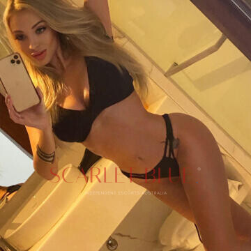 Selfie Pics from Crystal - Private Escort Gold Coast