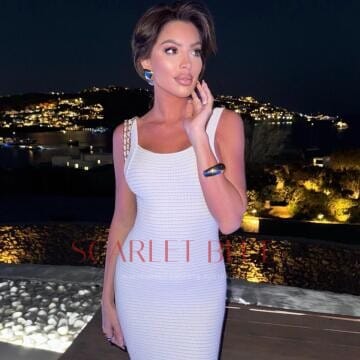 Selfie Pics from Vvivienne - Private Escort Touring