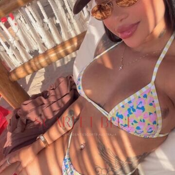 Selfie Pics from Luna Sol - Private Escort Touring