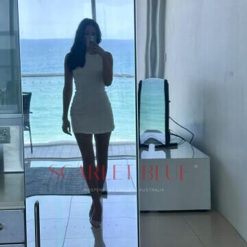 Selfie Pics from Lila Sutton - Private Escort Gold Coast