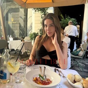 Selfie Pics from Emma Cat - Private Escort Melbourne