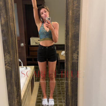 Selfie Pics from Lucy Evanns - Private Escort Sydney