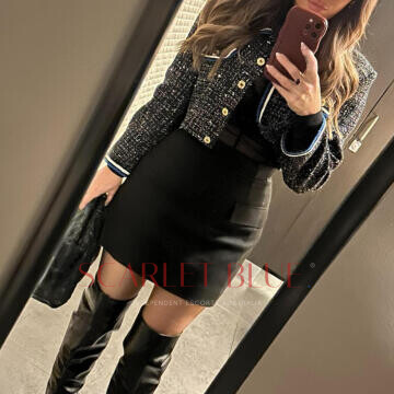 Selfie Pics from Camille Lorette - Private Escort Melbourne