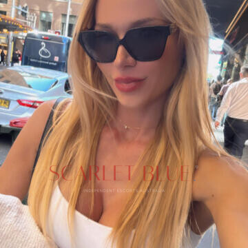 Selfie Pics from Dasha Daley - Private Escort Gold Coast
