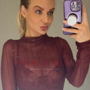 Selfie Pics from Scarlet Sinclair - Private Escort Sydney