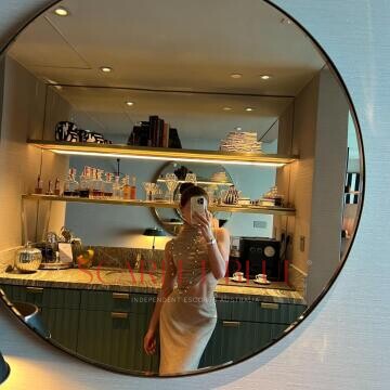 Selfie Pics from Irina Slovak - Private Escort Auckland