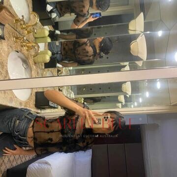 Selfie Pics from Phoebe Myers - Private Escort Melbourne