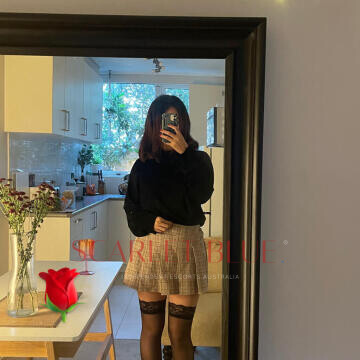 Selfie Pics from Maxine Sun - Private Escort Melbourne