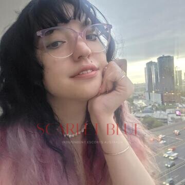 Selfie Pics from Wren Valentine - Private Escort Melbourne