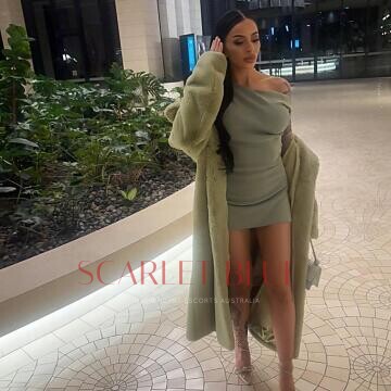 Selfie Pics from Chloe Chase - Private Escort Touring