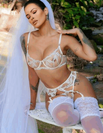  Private escort - Delicious Amanda touring to Gold Coast