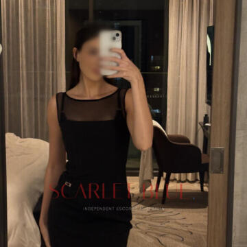 Selfie Pics from Lila Sutton - Private Escort Gold Coast