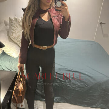 Selfie Pics from Scarlet Sinclair - Private Escort Sydney