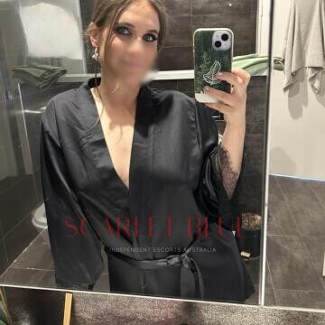 Selfie Pics from Bella Banks - Private Escort Sydney