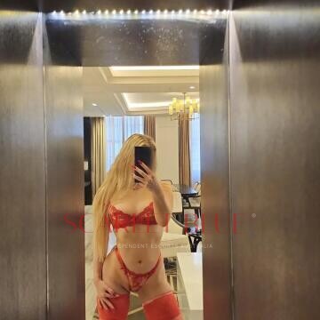 Selfie Pics from Nessa Thorne - Private Escort Sydney