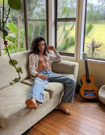  Escort couples  - Meet With Kai