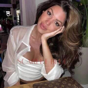 Selfie Pics from Vvivienne - Private Escort Touring