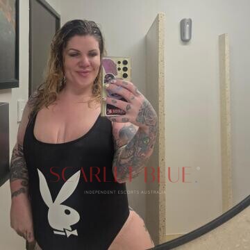 Selfie Pics from Zoe Hunter - Private Escort Perth