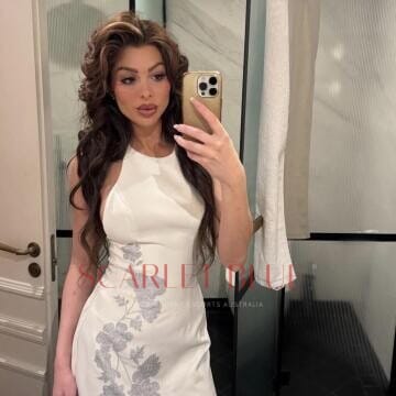 Selfie Pics from Vvivienne - Private Escort Touring