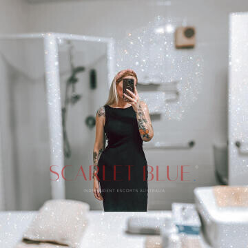 Selfie Pics from Nicole Rivers - Private Escort Vic