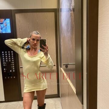 Selfie Pics from Isobel Carter - Private Escort Perth