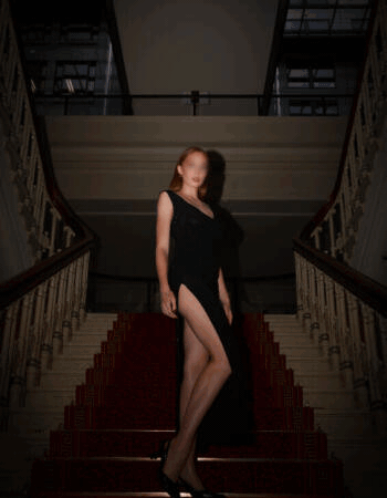 Private escort - Elizabeth West touring to Melbourne