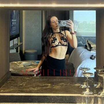 Selfie Pics from Sienna Jackson - Private Escort Melbourne