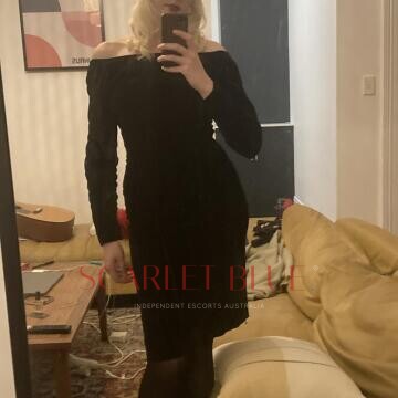 Selfie Pics from Sienna Brown - Private Escort Sydney