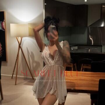 Selfie Pics from Ally Fox - Private Escort Gold Coast