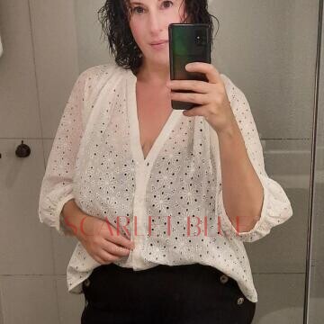 Selfie Pics from Cara Clermont - Private Escort Brisbane