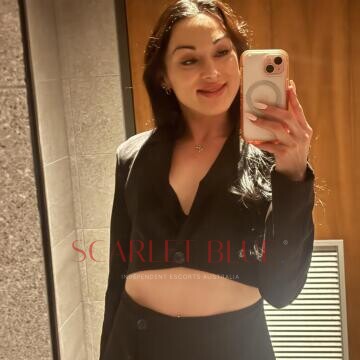 Selfie Pics from Winter Karma - Private Escort Hobart