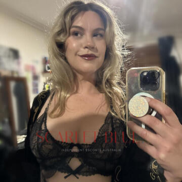 Selfie Pics from Holly Christie - Private Escort Perth