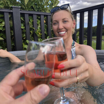 Selfie Pics from Nella Kitson - Private Escort Sydney