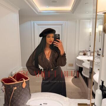 Selfie Pics from Valora Saint - Private Escort London