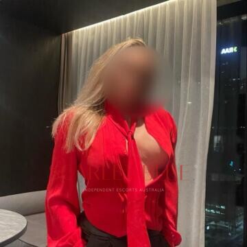 Selfie Pics from Paulina Adell - Private Escort Adelaide