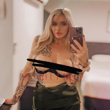 Selfie Pics from Nicole Rivers - Private Escort Vic