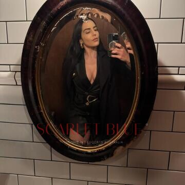 Selfie Pics from Agatha Fox - Private Escort Touring