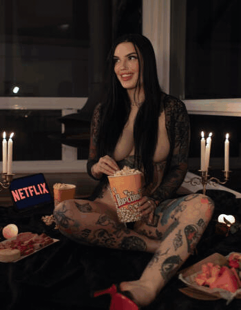 Private escort - Amity Addams touring soon to Cairns