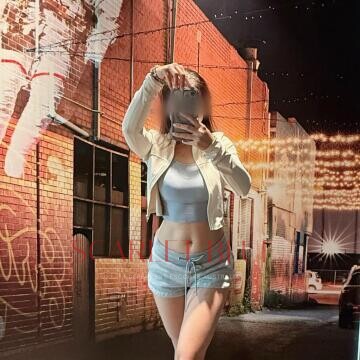 Selfie Pics from Olivia Clément - Private Escort Touring